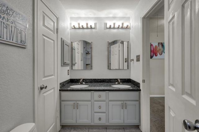 2 S Duskwood Place, The Woodlands, TX 77381