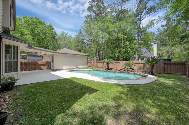 2 S Duskwood Place, The Woodlands, TX 77381