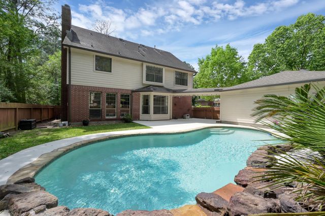 2 S Duskwood Place, The Woodlands, TX 77381