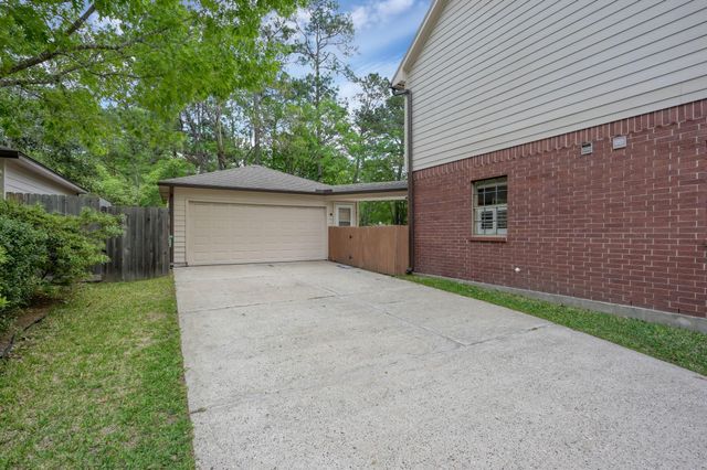 2 S Duskwood Place, The Woodlands, TX 77381