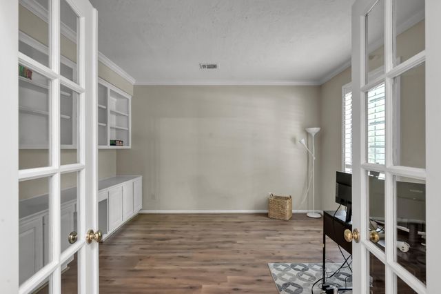 2 S Duskwood Place, The Woodlands, TX 77381