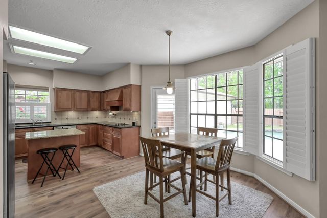 2 S Duskwood Place, The Woodlands, TX 77381