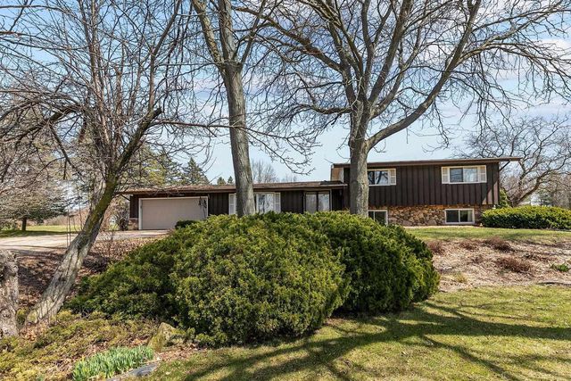 N956 NORTH ROAD, Hortonville, WI 54944