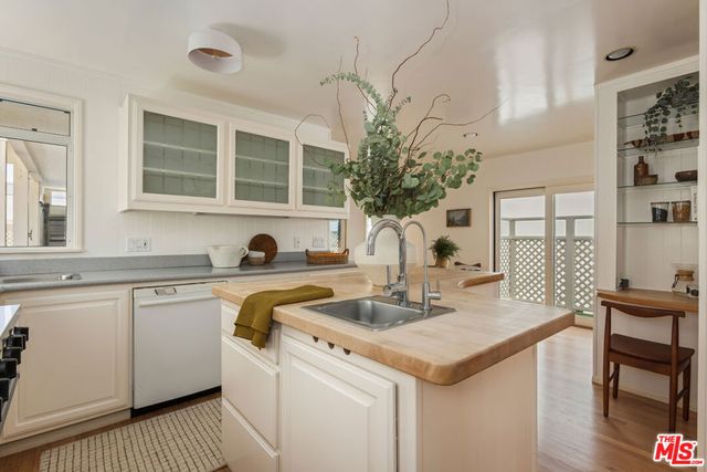 104 Rivo Alto Canal, Long Beach, CA 90803