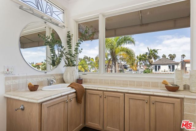 104 Rivo Alto Canal, Long Beach, CA 90803