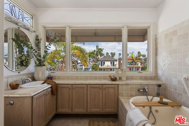 104 Rivo Alto Canal, Long Beach, CA 90803