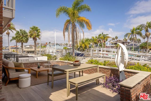 104 Rivo Alto Canal, Long Beach, CA 90803