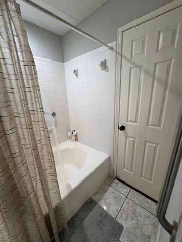 2011 Spenwick Drive 511, Houston, TX 77055