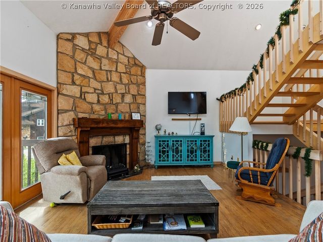 1020 Mountain Road, Charleston, WV 25303