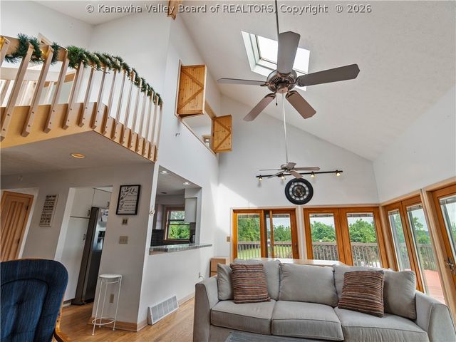 1020 Mountain Road, Charleston, WV 25303