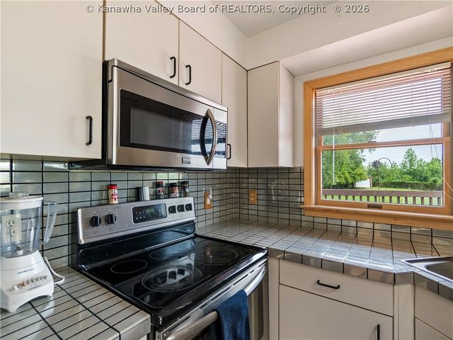 1020 Mountain Road, Charleston, WV 25303