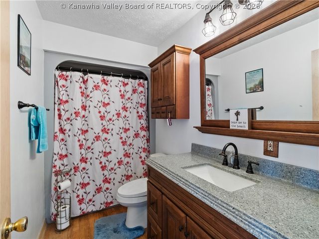 1020 Mountain Road, Charleston, WV 25303