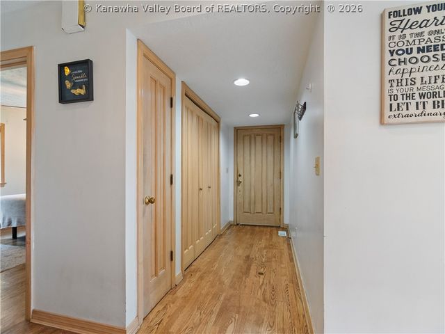1020 Mountain Road, Charleston, WV 25303