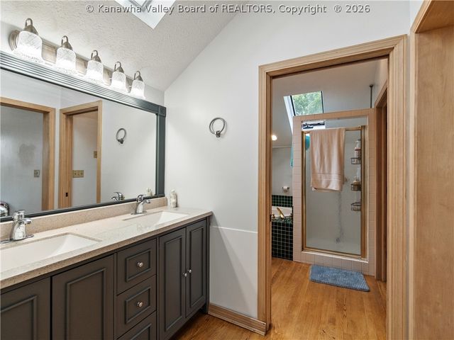 1020 Mountain Road, Charleston, WV 25303