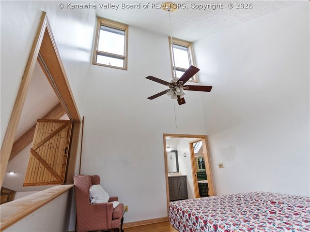 1020 Mountain Road, Charleston, WV 25303