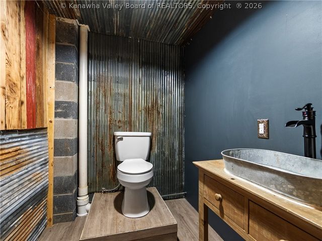 1020 Mountain Road, Charleston, WV 25303