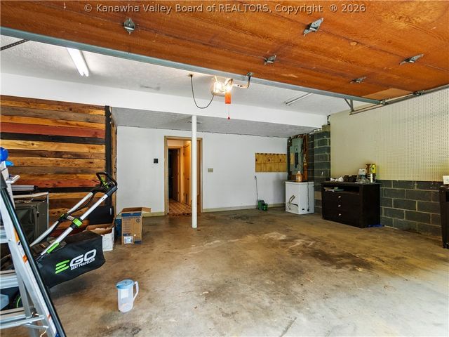 1020 Mountain Road, Charleston, WV 25303