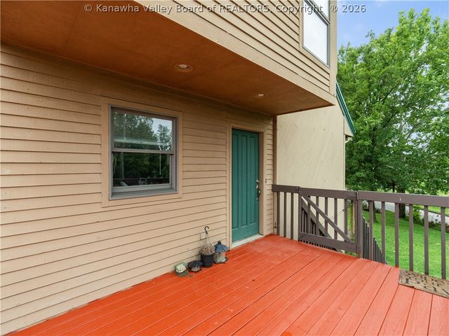 1020 Mountain Road, Charleston, WV 25303