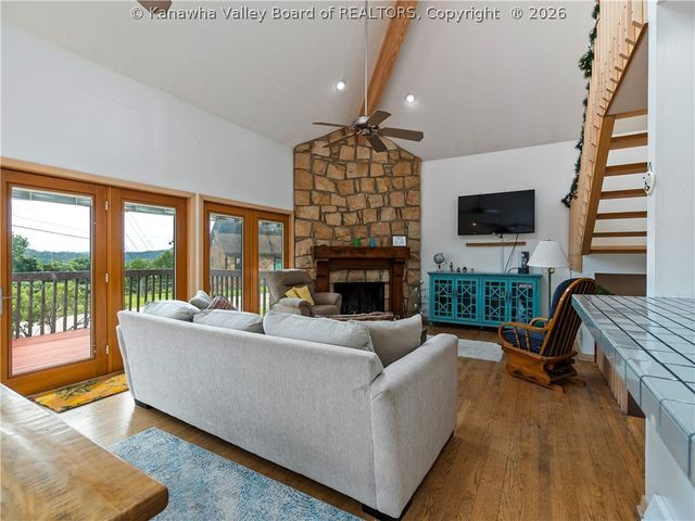 1020 Mountain Road, Charleston, WV 25303
