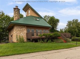 1020 Mountain Road, Charleston, WV 25303