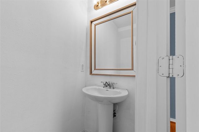 9611 Elmview Place, Houston, TX 77080