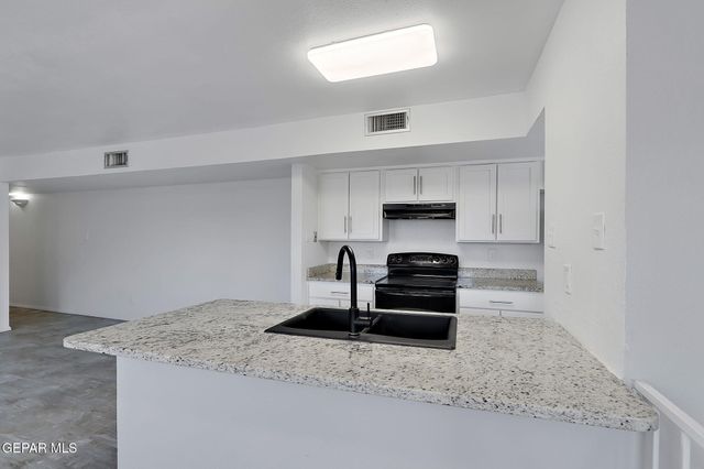 108 GOLDEN SANDS Road, Unit D, Santa Teresa, NM 88008
