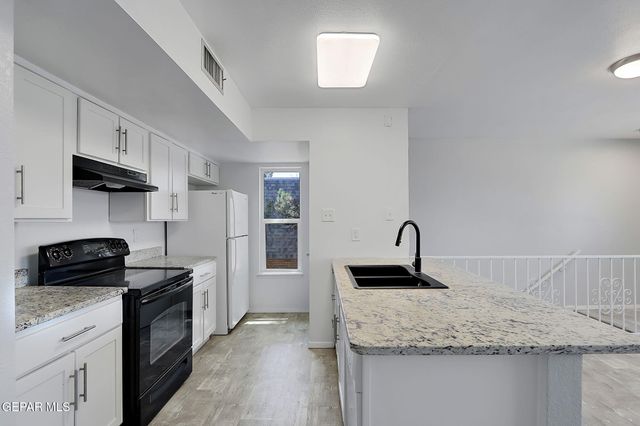 108 GOLDEN SANDS Road, Unit D, Santa Teresa, NM 88008