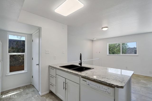 108 GOLDEN SANDS Road, Unit D, Santa Teresa, NM 88008