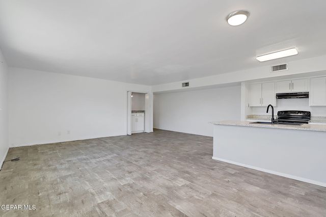 108 GOLDEN SANDS Road, Unit D, Santa Teresa, NM 88008