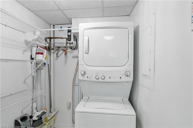 3288 Page Ave Apt 704, Virginia Beach, VA 23451