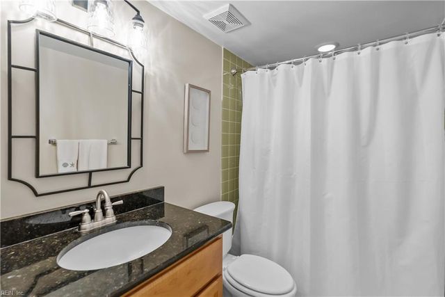 3288 Page Ave Apt 704, Virginia Beach, VA 23451