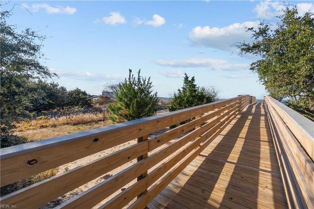 3288 Page Ave Apt 704, Virginia Beach, VA 23451