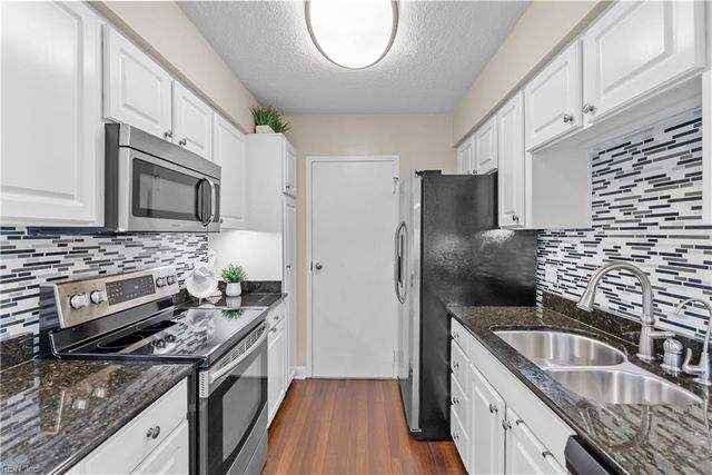 3288 Page Ave Apt 704, Virginia Beach, VA 23451