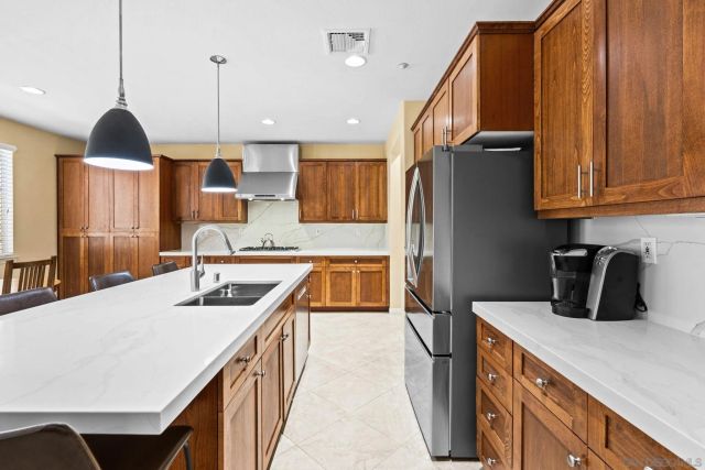 10540 Pinion Trl, Escondido, CA 92026