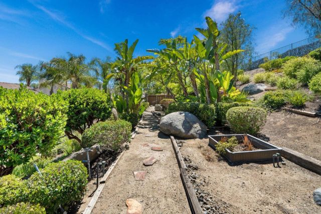 10540 Pinion Trl, Escondido, CA 92026