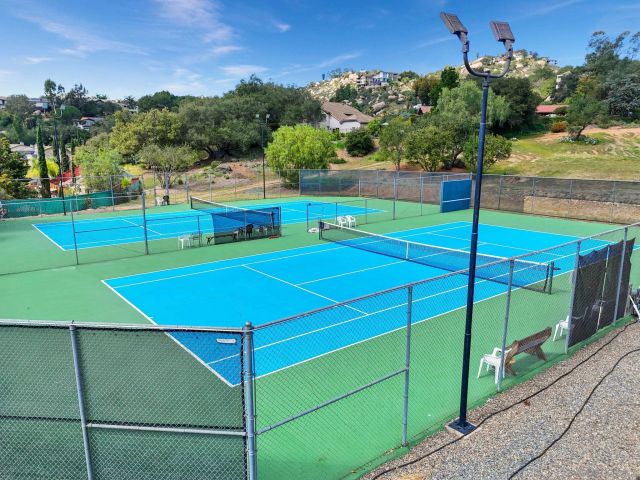 10540 Pinion Trl, Escondido, CA 92026