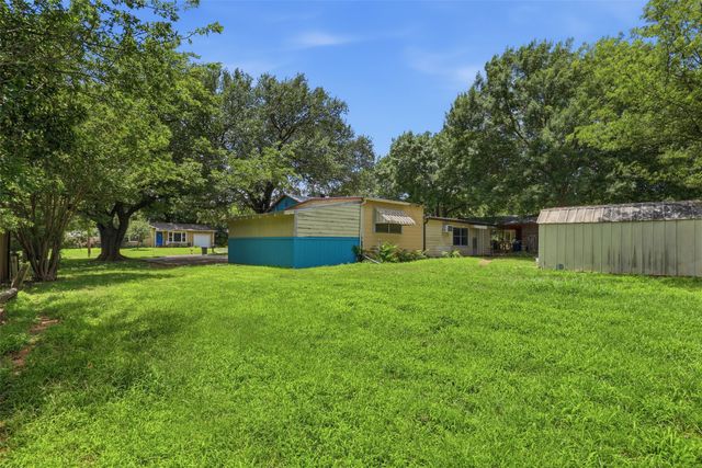902 W Bridge Street, Granbury, TX 76048
