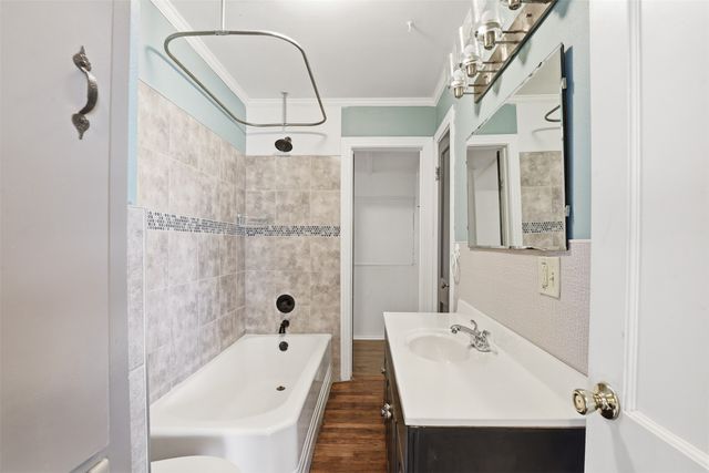 902 W Bridge Street, Granbury, TX 76048