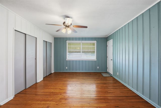 902 W Bridge Street, Granbury, TX 76048