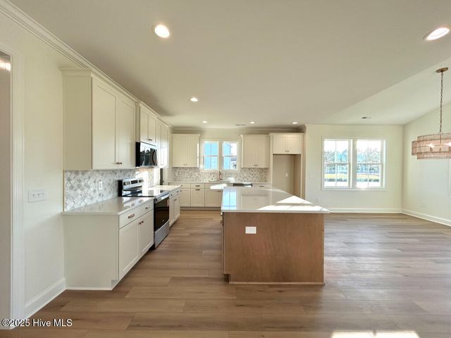 100 Poppy Place, Hubert, NC 28539