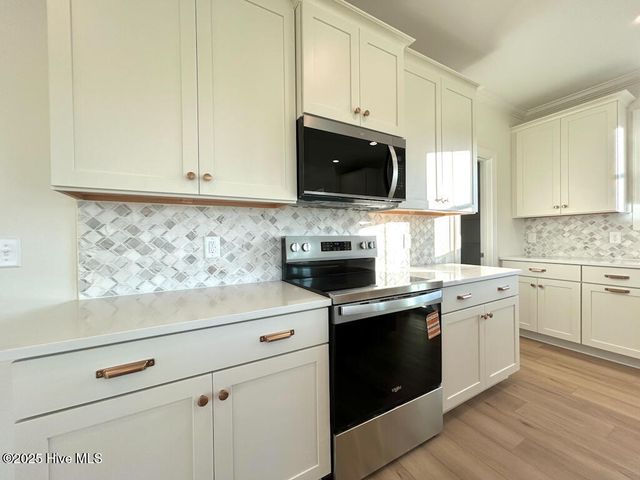 100 Poppy Place, Hubert, NC 28539