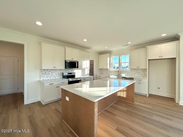 100 Poppy Place, Hubert, NC 28539