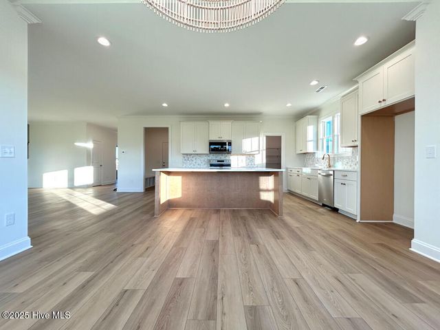 100 Poppy Place, Hubert, NC 28539