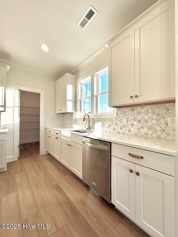 100 Poppy Place, Hubert, NC 28539