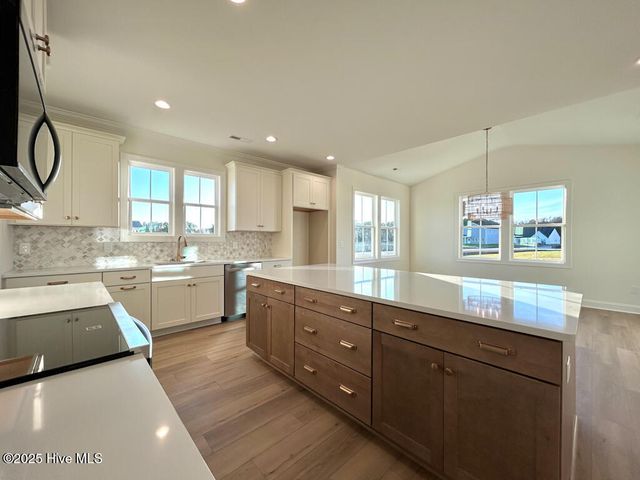 100 Poppy Place, Hubert, NC 28539