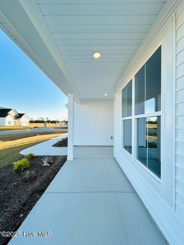 100 Poppy Place, Hubert, NC 28539