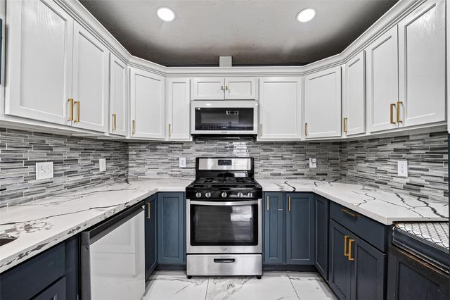 10911 Pecan Drive, La Porte, TX 77571