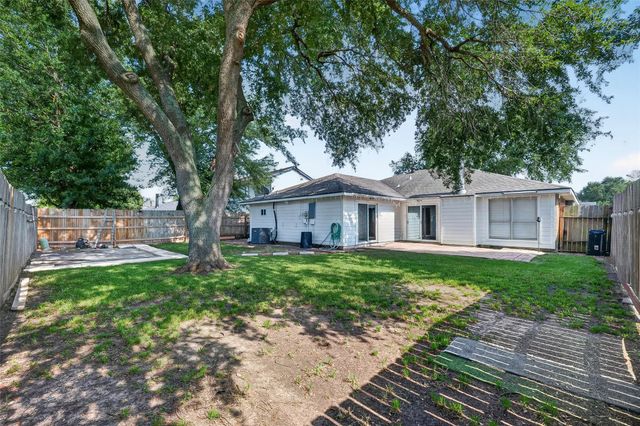 10911 Pecan Drive, La Porte, TX 77571
