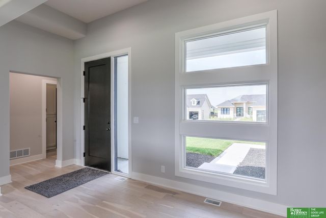 5826 N 213 Avenue, Elkhorn, NE 68022