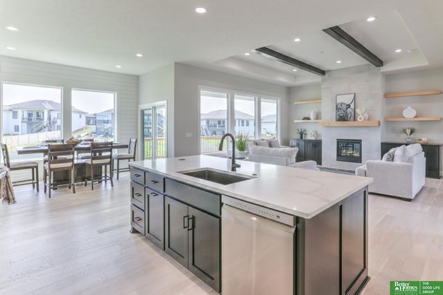 5826 N 213 Avenue, Elkhorn, NE 68022